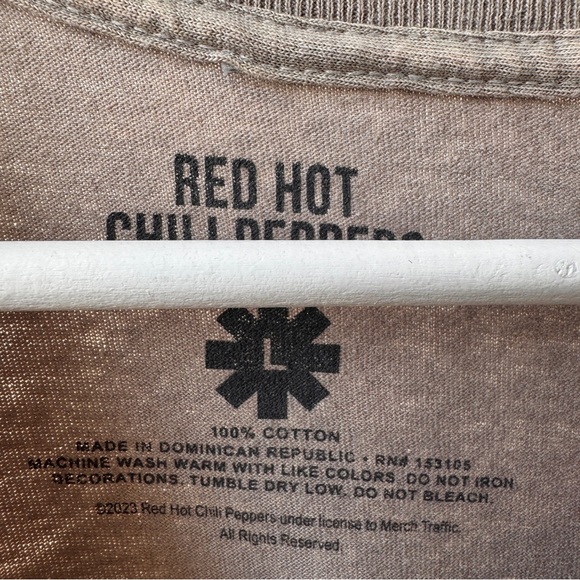 Graphic Tee. Unisex. Size L - Picture 16 of 16